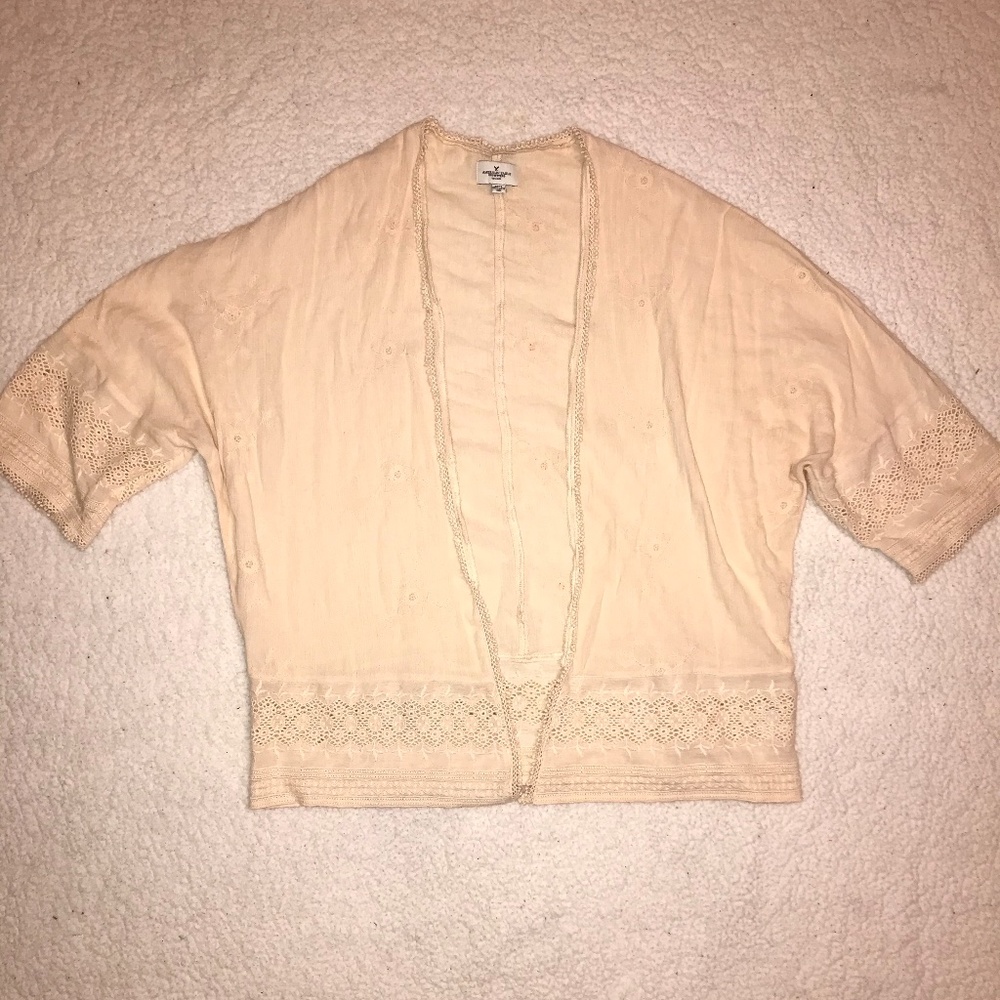 American Eagle Cream Lace Floral Kimono